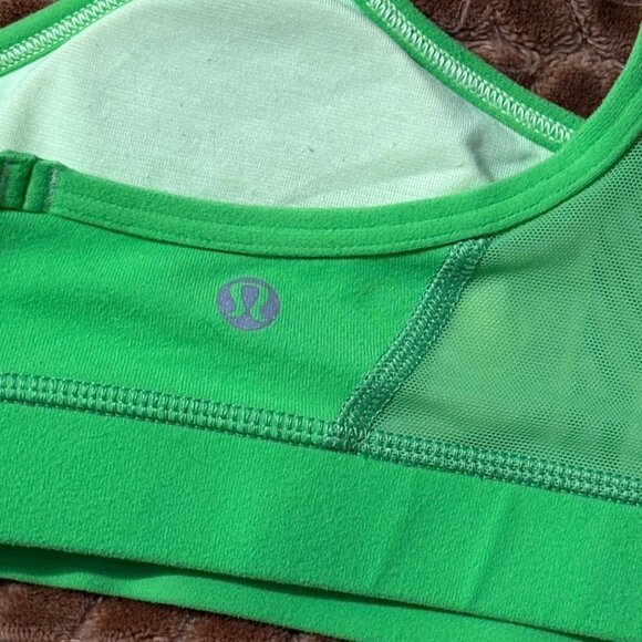 Lululemon Flow Y Sports Bra IV Frond Green Light Support Run Luon Mesh Coolmax 4 - Picture 5 of 10